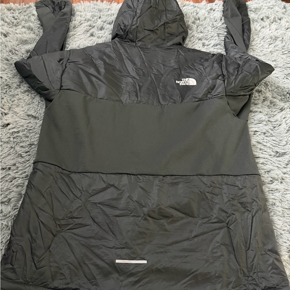 The North Face Men's Charcoal Windbreaker - Picture 5 of 5